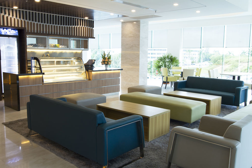 Promenade Hotel Bintulu Exteriör bild