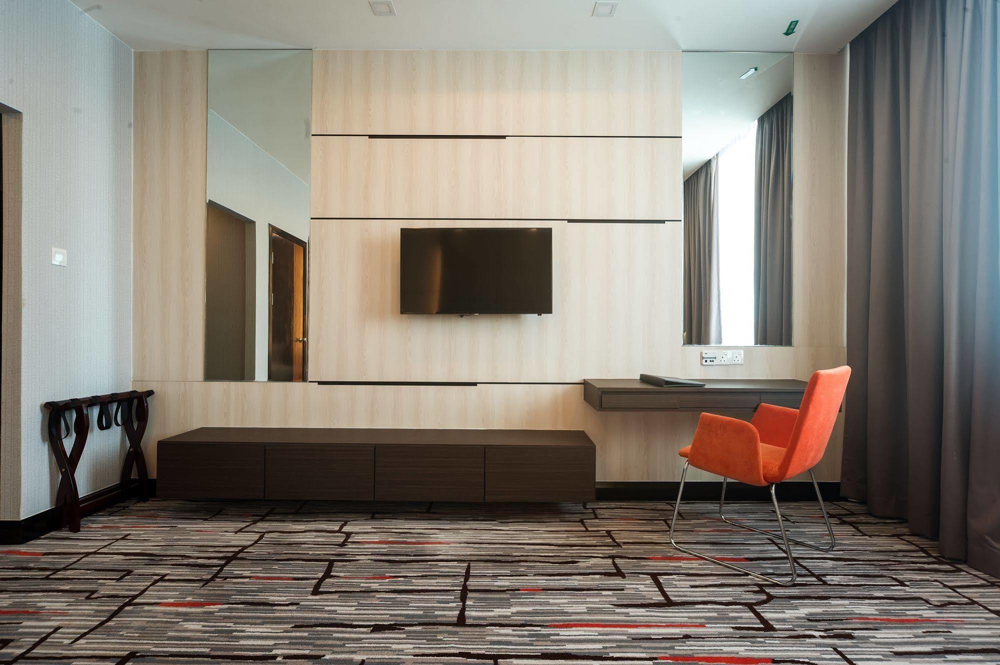Promenade Hotel Bintulu Exteriör bild