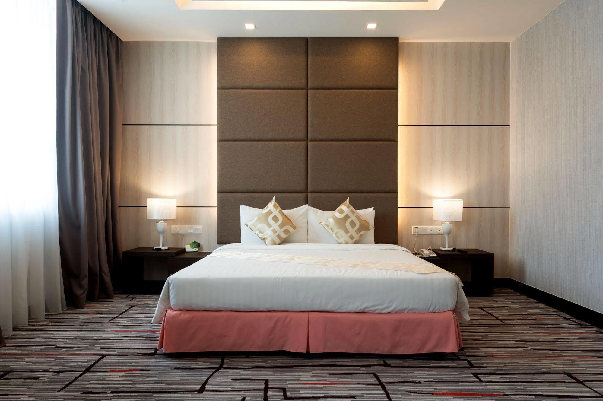Promenade Hotel Bintulu Exteriör bild