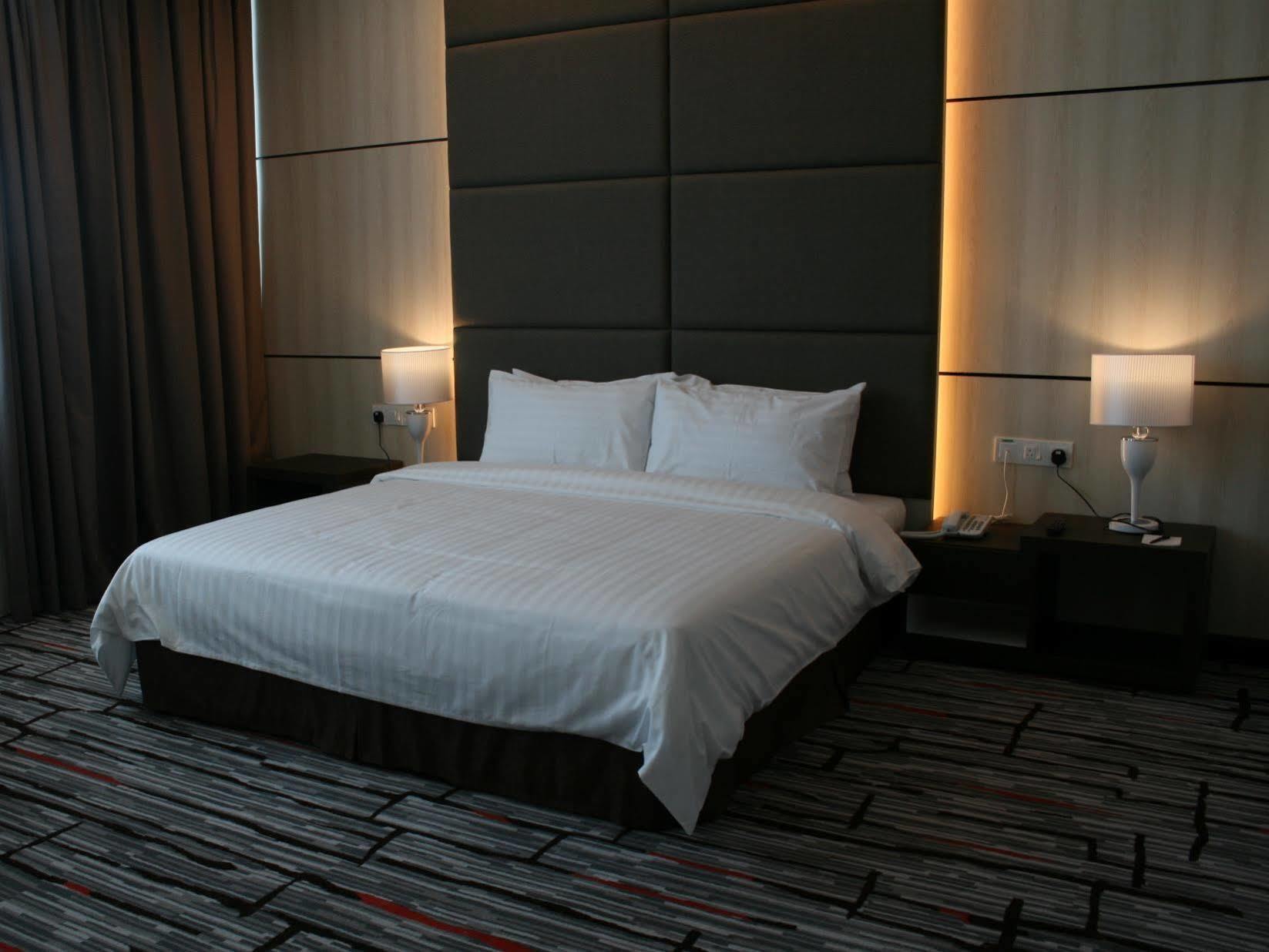 Promenade Hotel Bintulu Exteriör bild