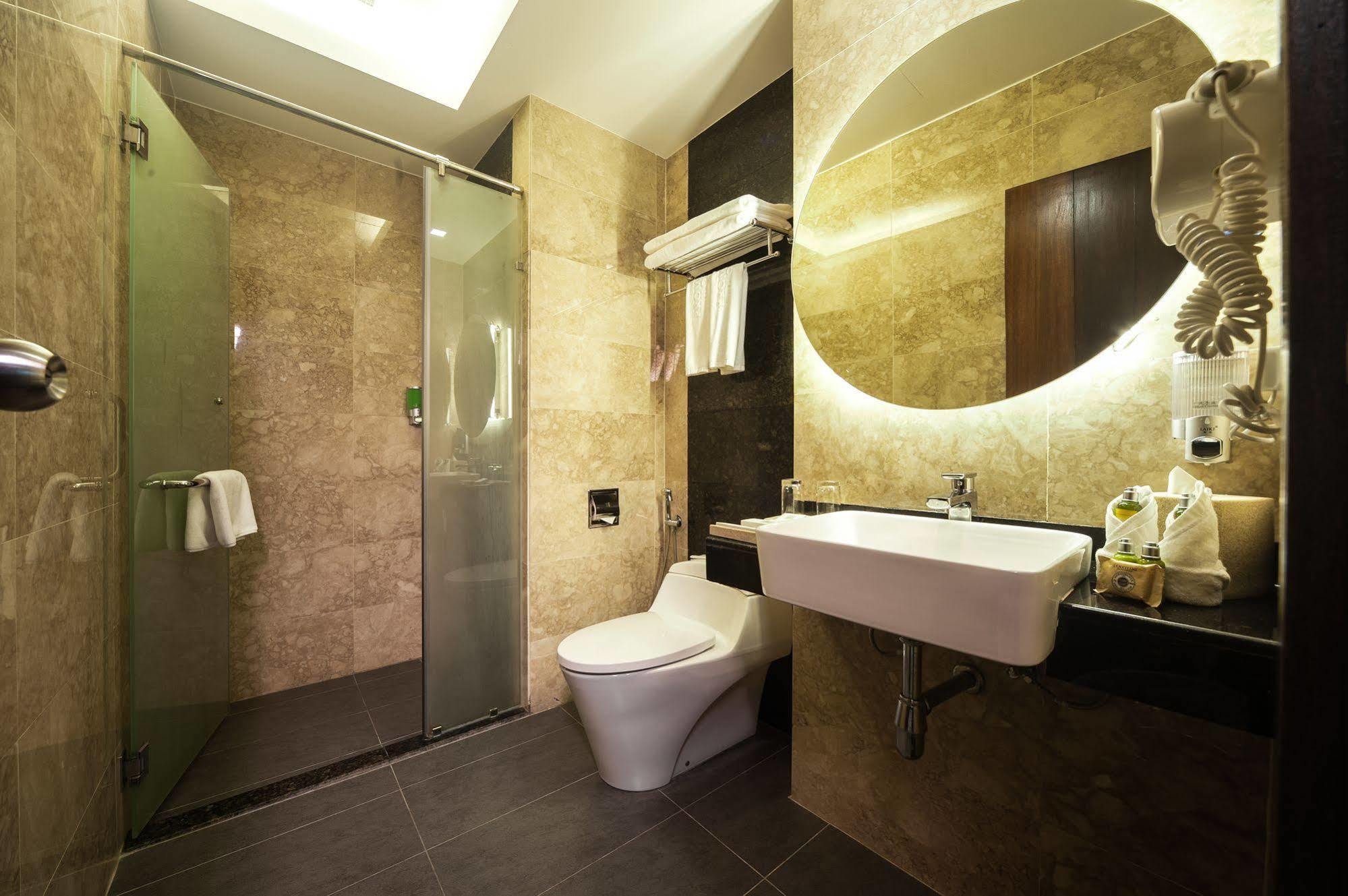 Promenade Hotel Bintulu Exteriör bild