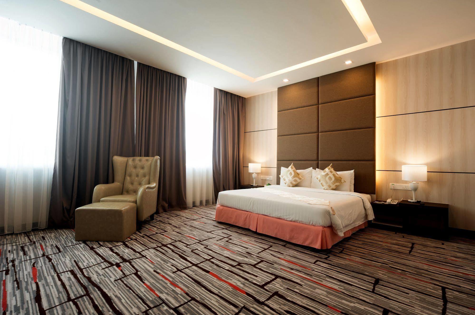 Promenade Hotel Bintulu Exteriör bild