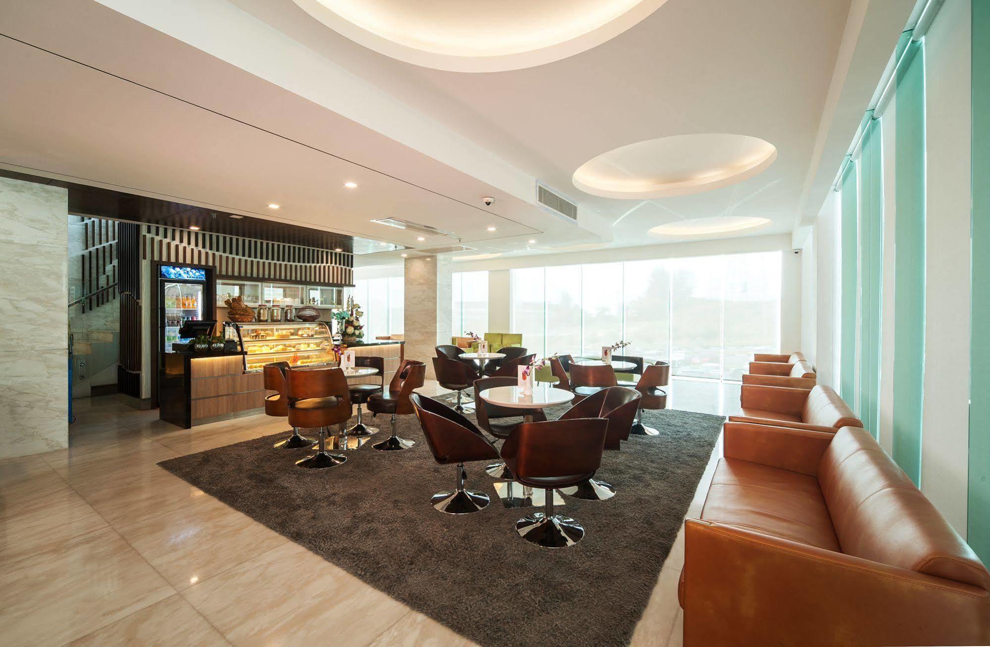 Promenade Hotel Bintulu Exteriör bild
