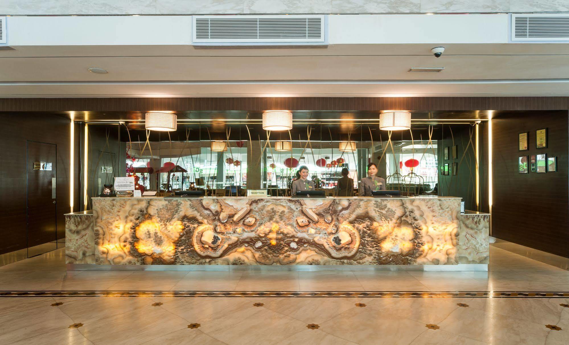 Promenade Hotel Bintulu Exteriör bild