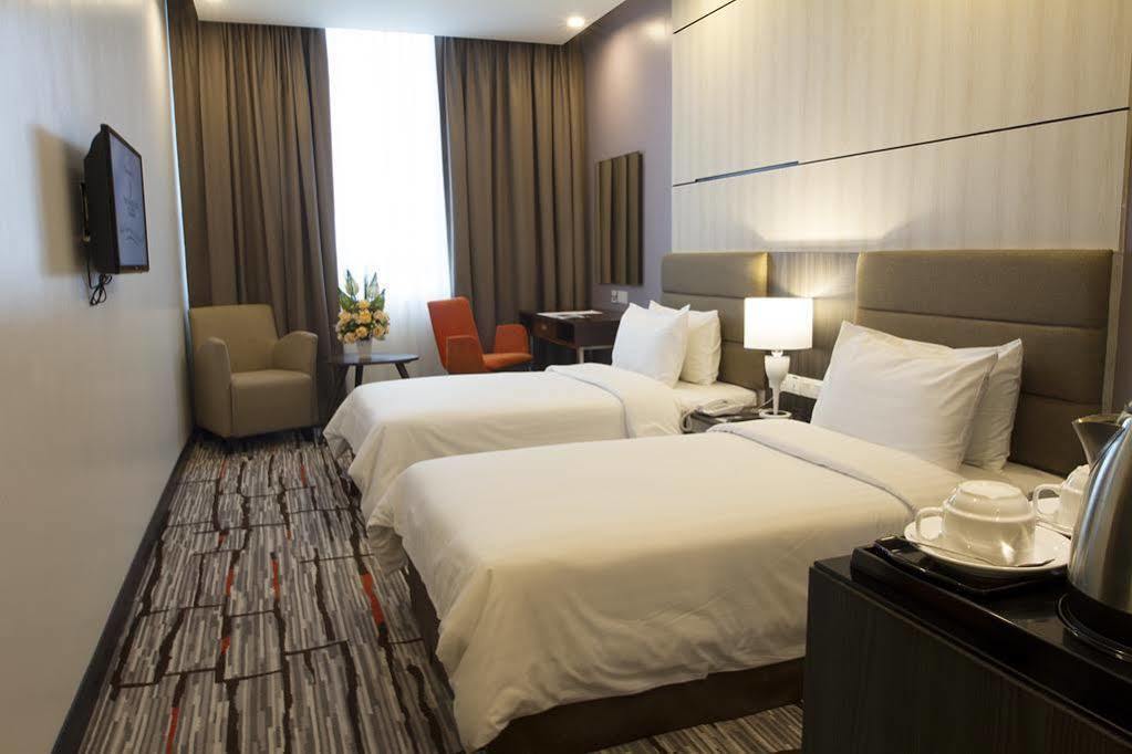 Promenade Hotel Bintulu Exteriör bild